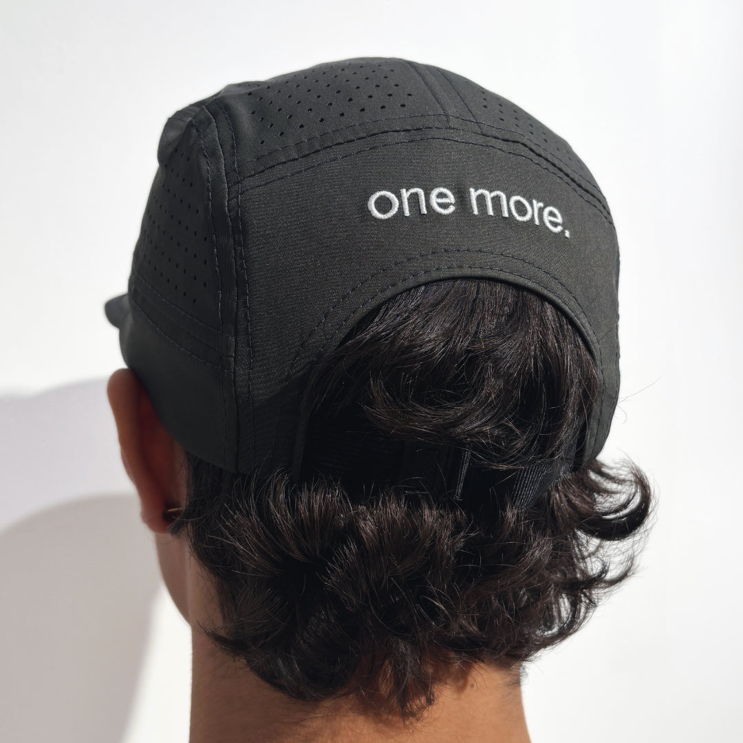 technical adjustable race cap, one more, grey.