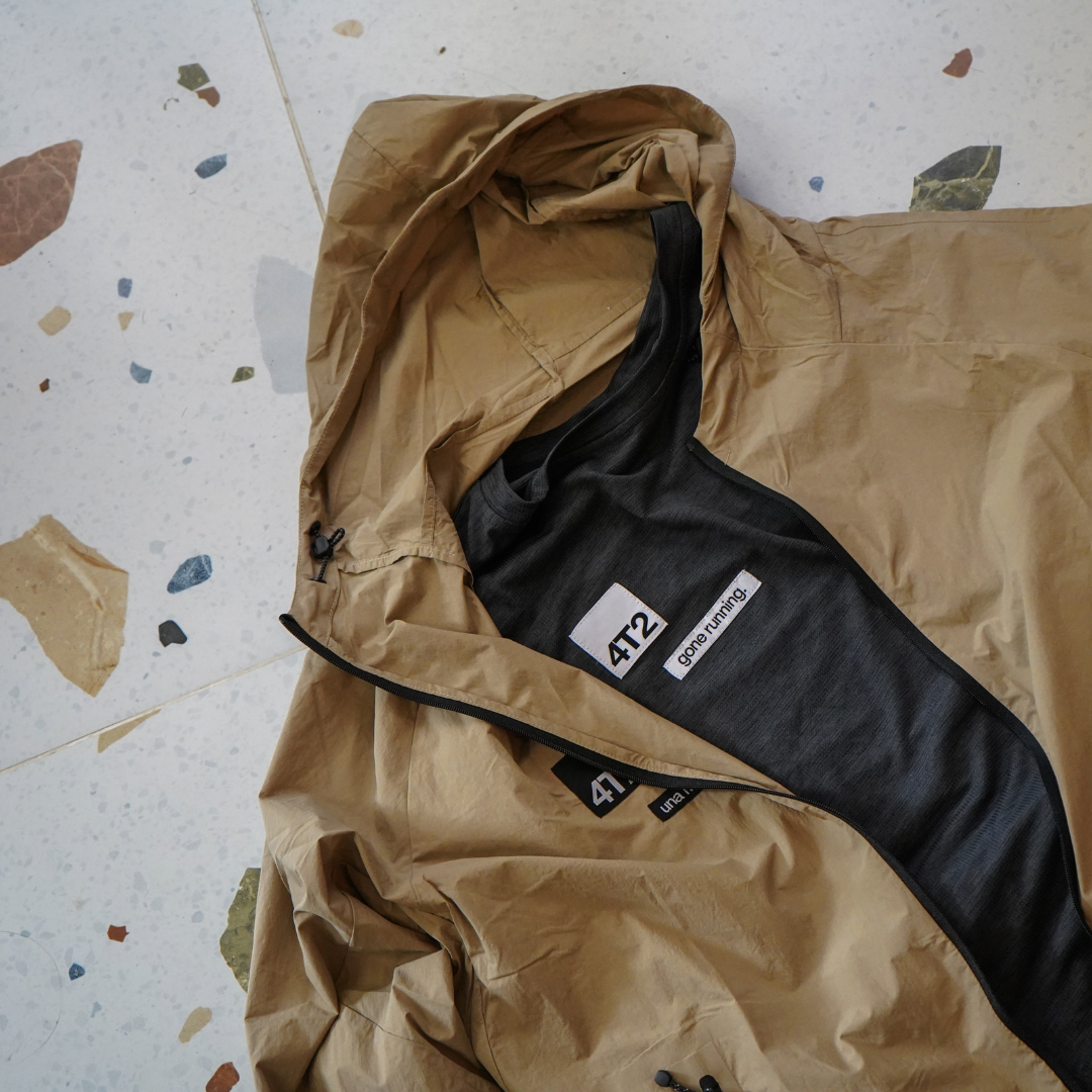 classic shortsleeve, charcoal.