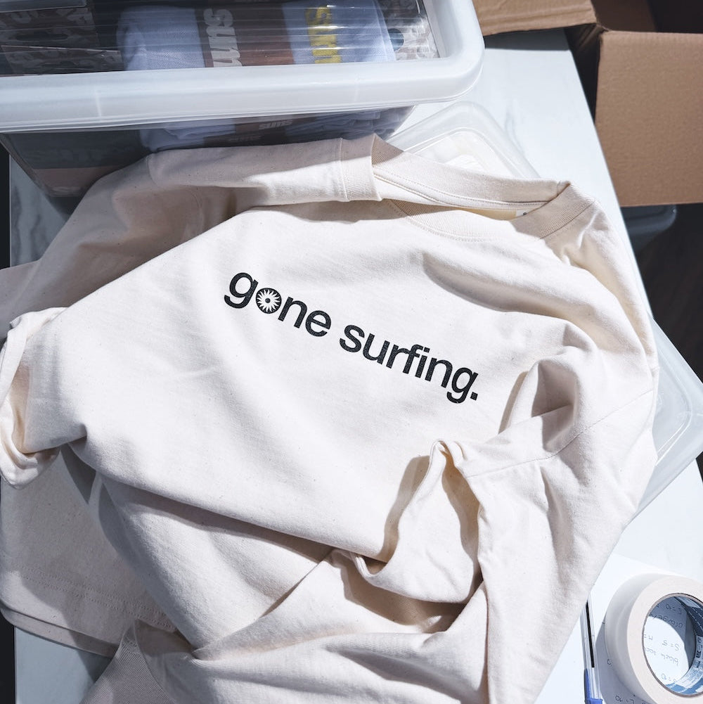 longsleeve, gone surfing, raw white.